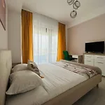 Roapart Mamaia- Sunset Dream