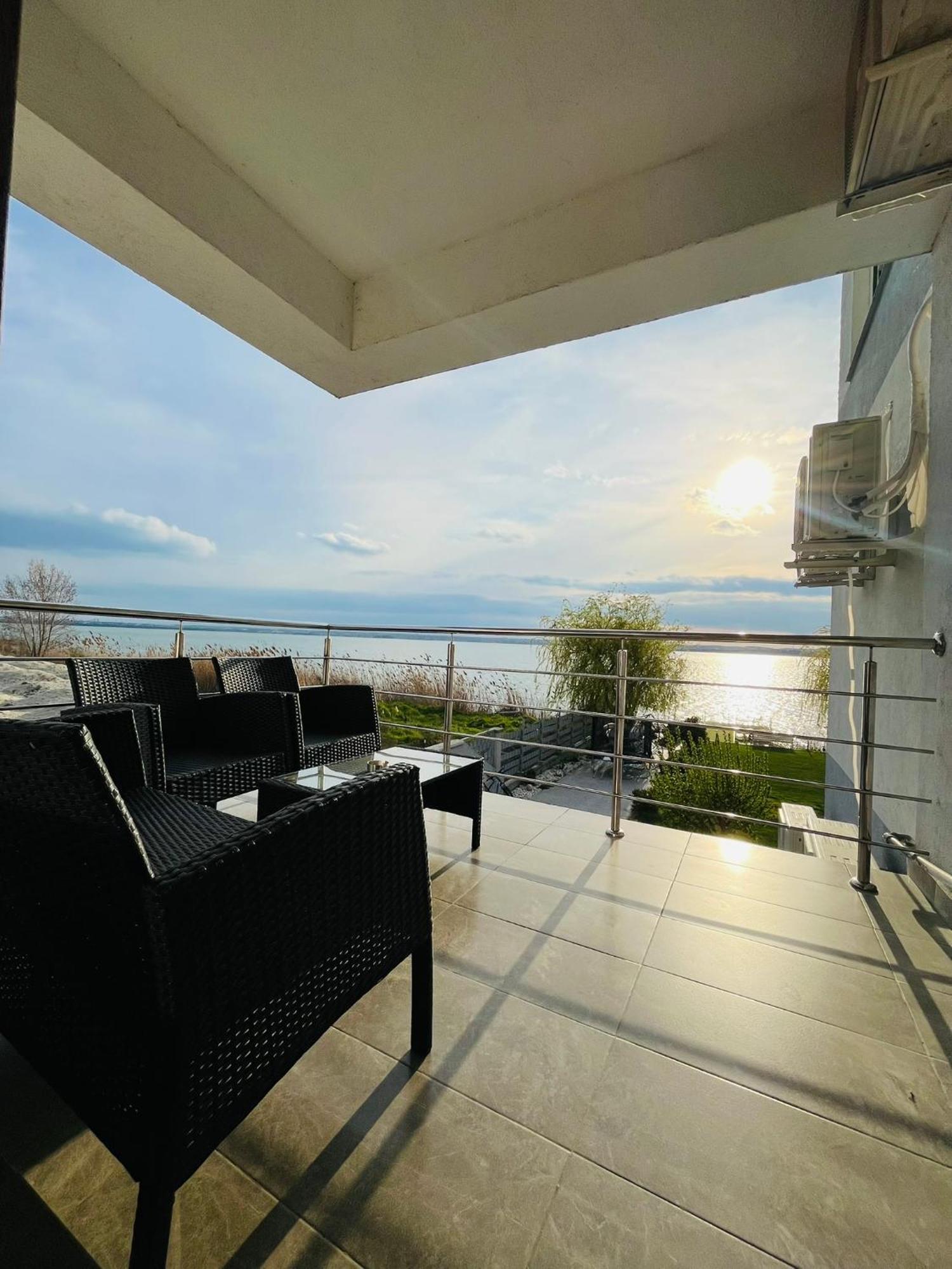 Roapart Mamaia- Sunset Dream *